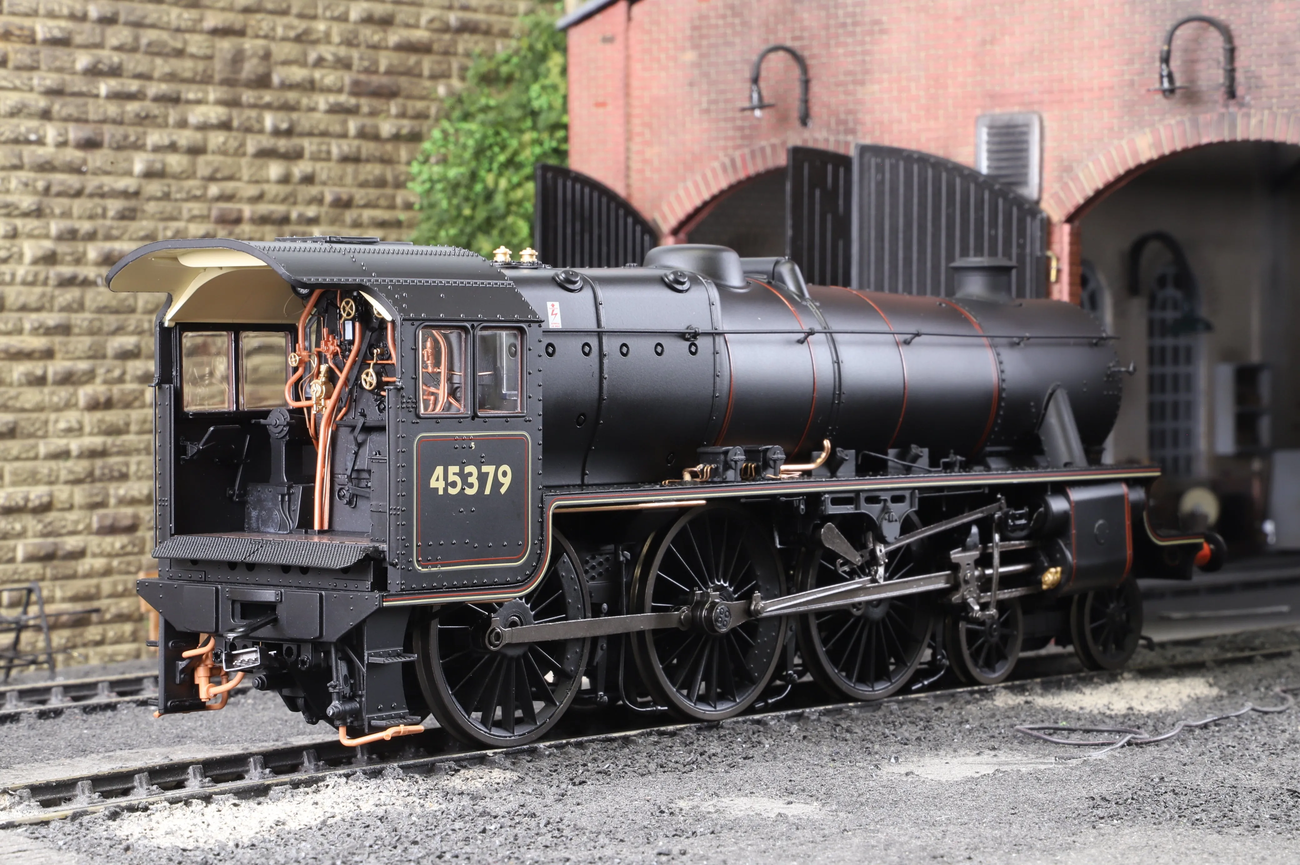 Ellis Clark Trains E1005 O Gauge Stanier Class 5 4-6-0 "Black 5", Late BR Lined, '45379', Welded Tender