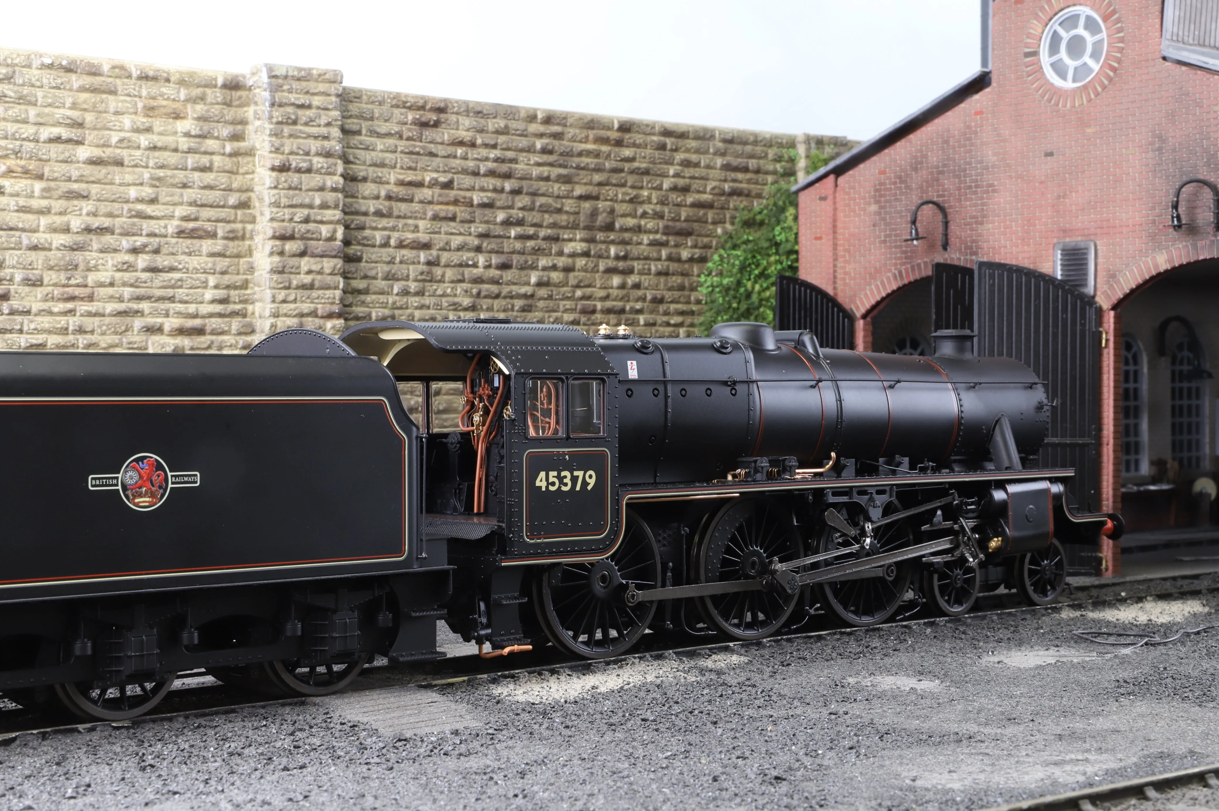 Ellis Clark Trains E1005 O Gauge Stanier Class 5 4-6-0 "Black 5", Late BR Lined, '45379', Welded Tender